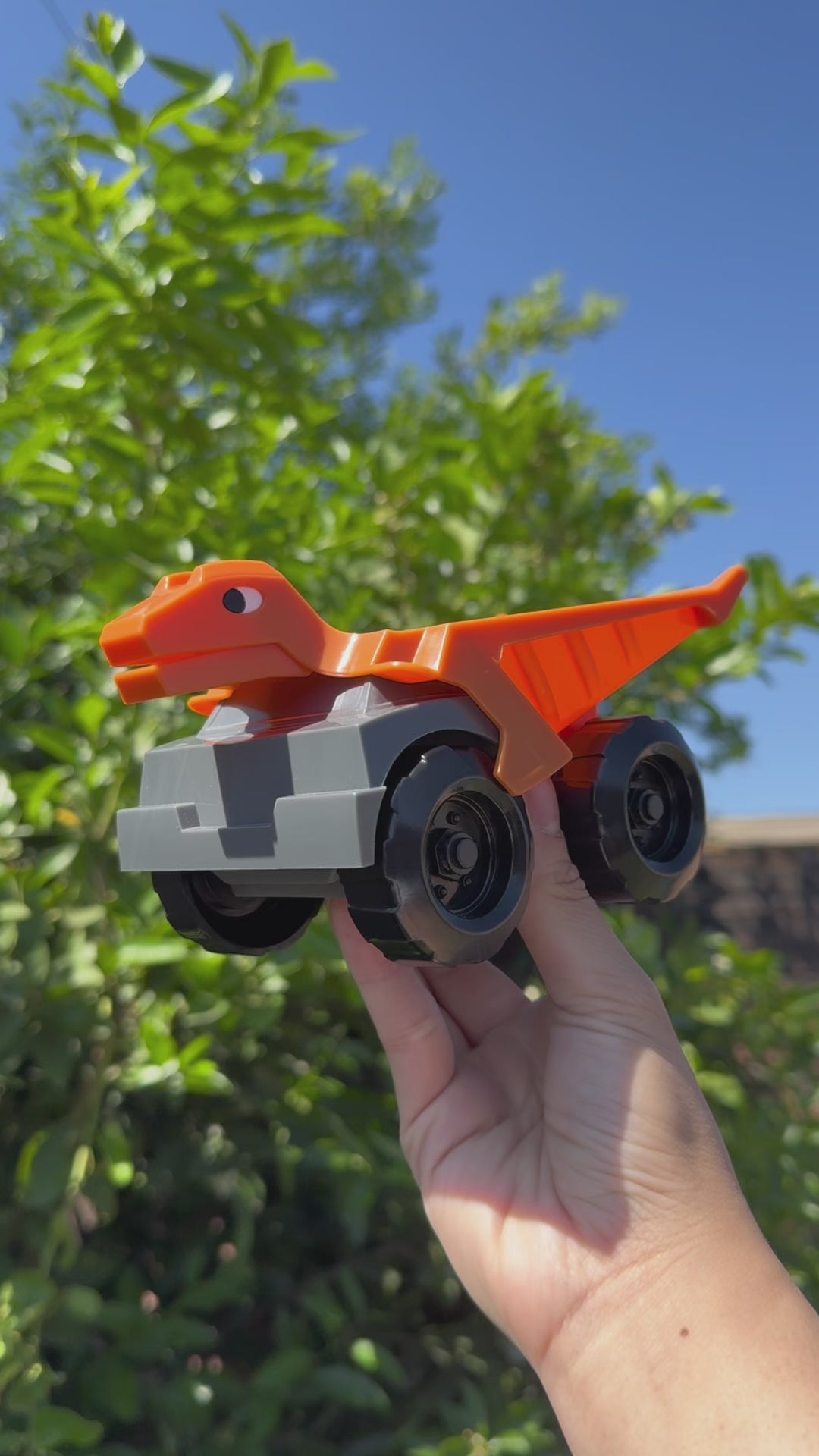 Dinosaur Truck Toy | Bianca Iguanodon Landmover